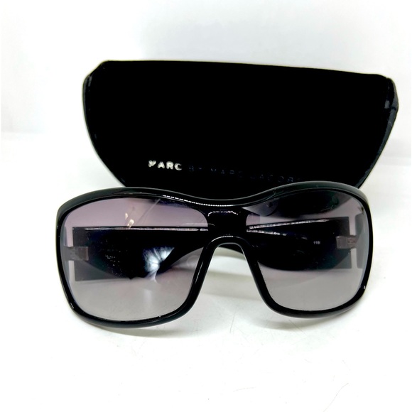 MARC by MARC JACOBSđź’ĄSOLD OUTđź’ĄUnisex Black Frame Sunglasses - Picture 1 of 10
